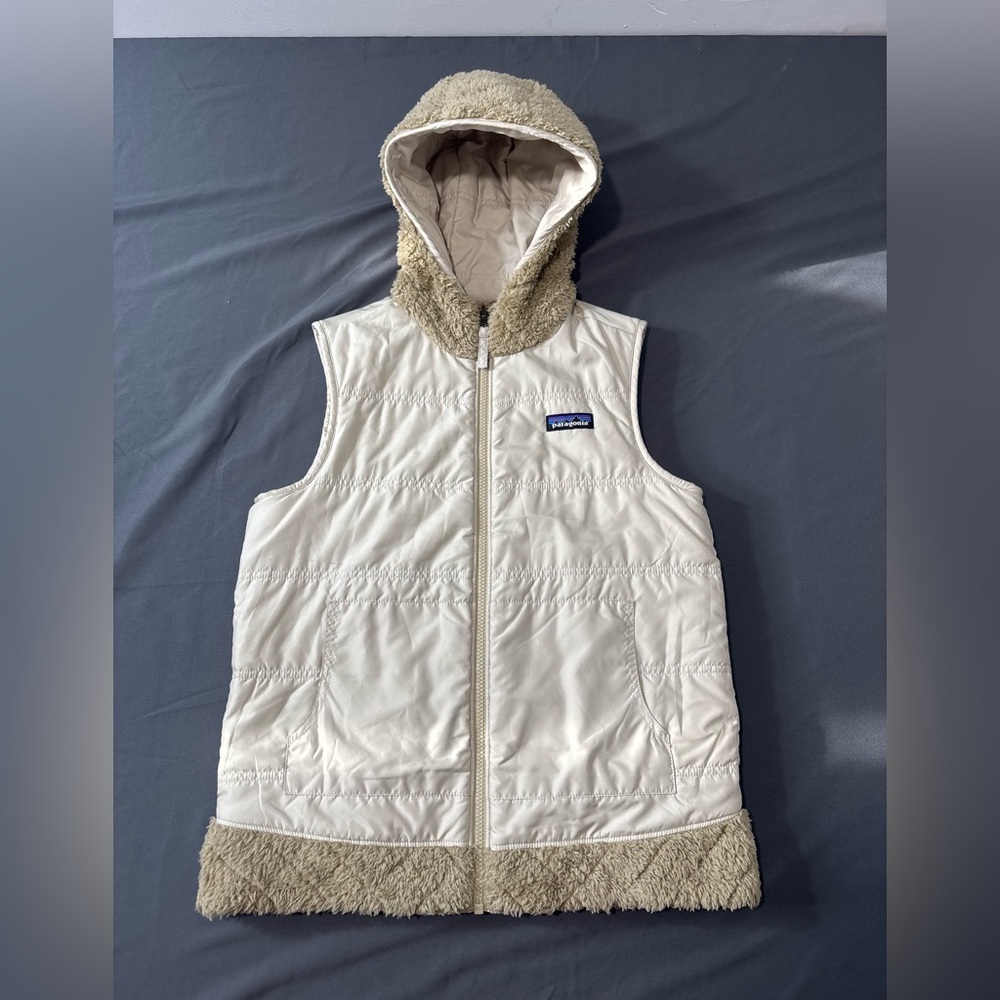 Patagonia Women’s Reversible Hooded Vest; Size M